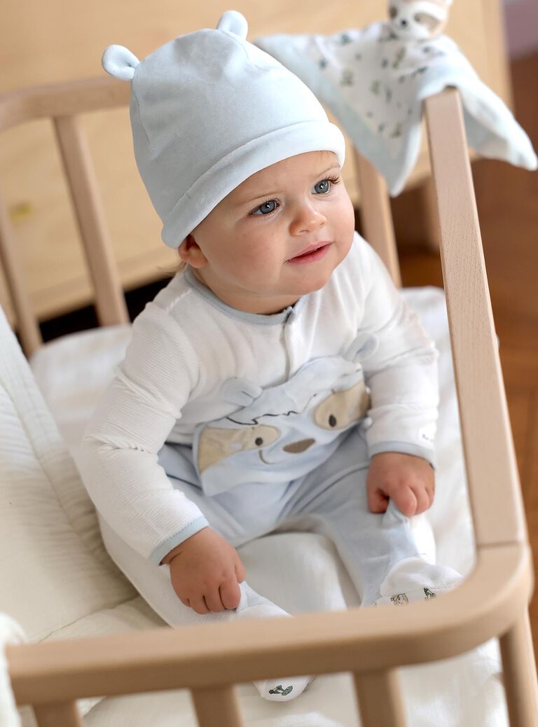Ensemble pyjama avec bonnet en velours écru et bleu ciel