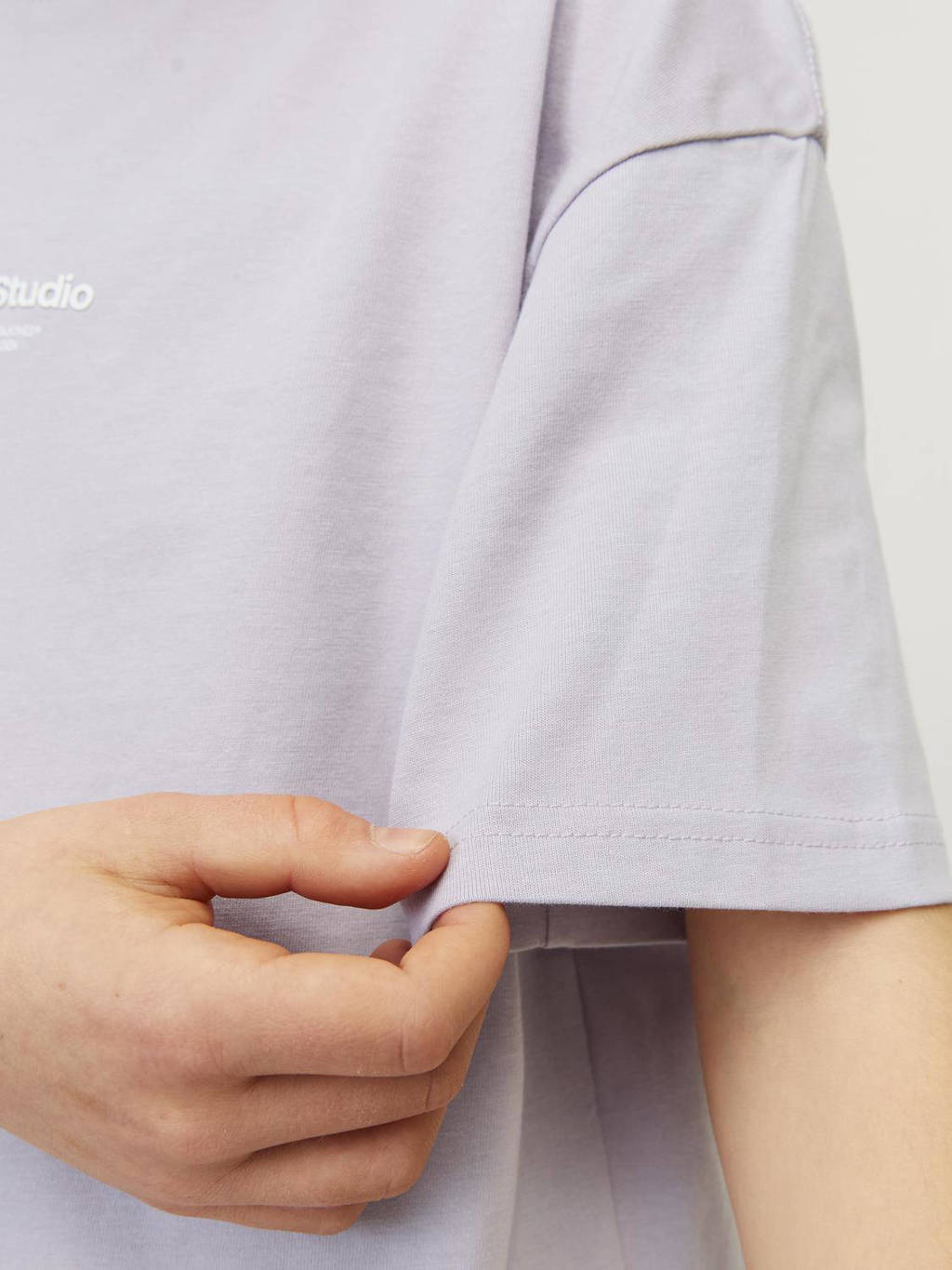 JACK & JONES T-shirt KORVESTERBRO met tekst lila