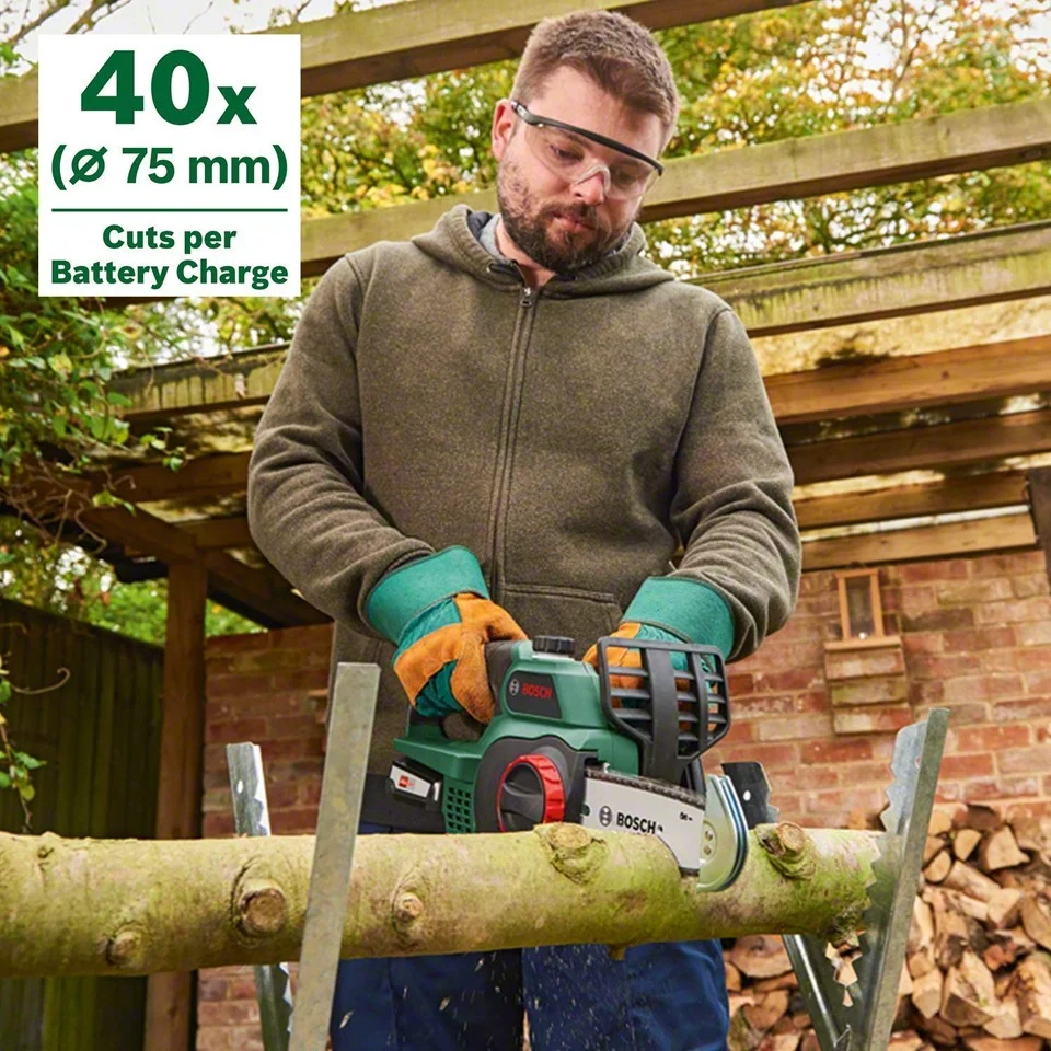 Bosch - Universal Chain 18V Batteridrevet Kædesav Batteri & Lader Inkluderet
