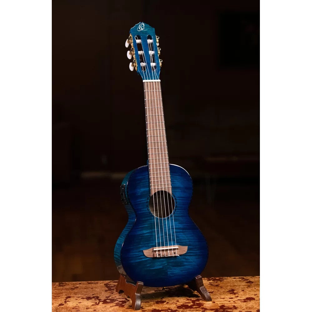 Ortega Mini/Travel Series RGLE18BLF Faded Blue elektrisch-akoestische guitalele met gigbag