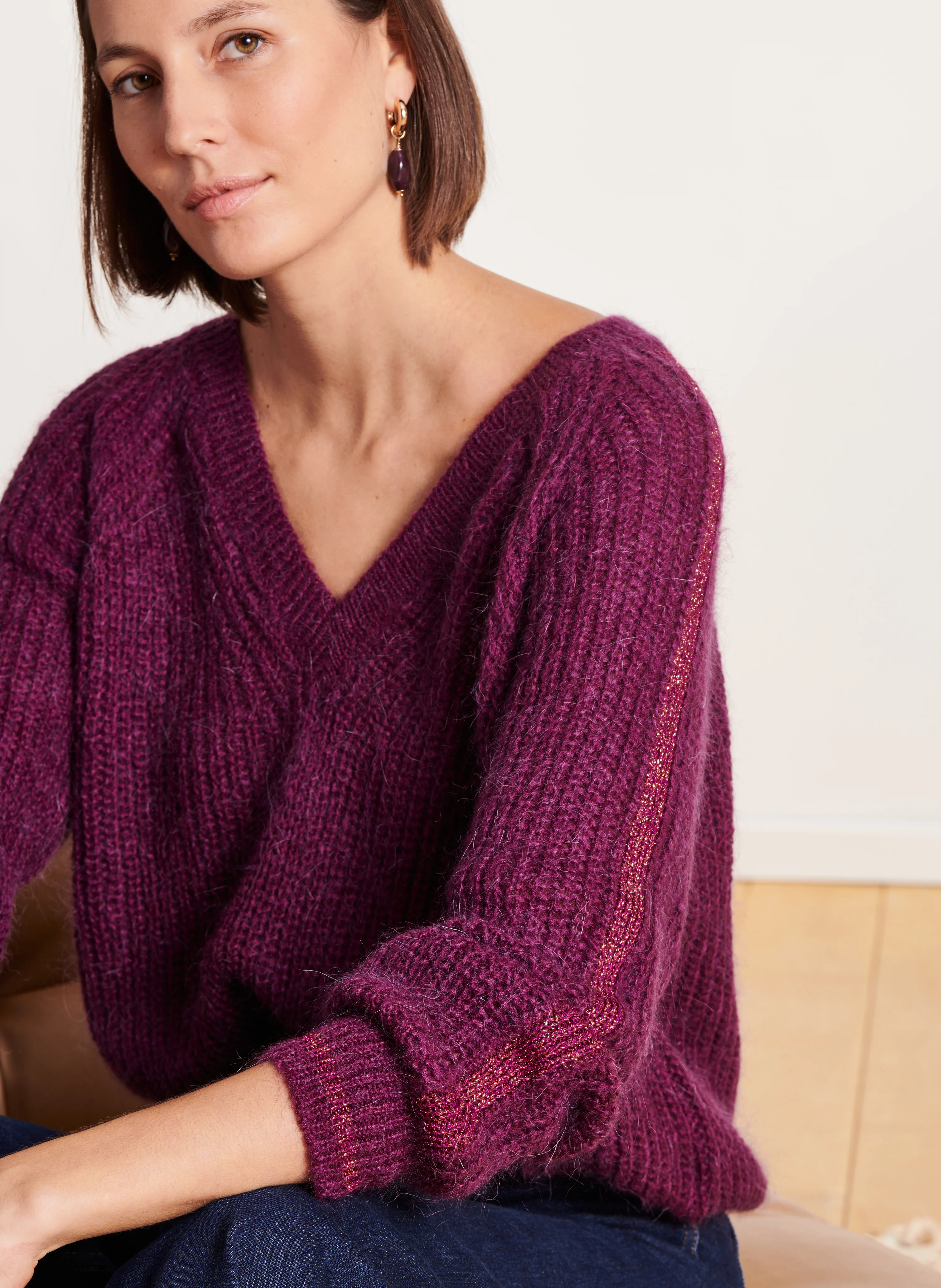 Pull col V en maille métallisée| Violet