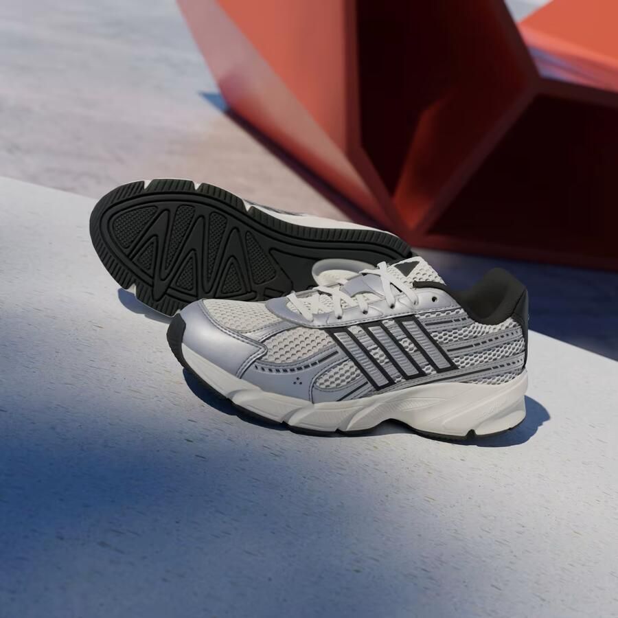 Adidas Sportswear Sneakers met vetersluiting Model 'TECHNOCHAOS 2000'