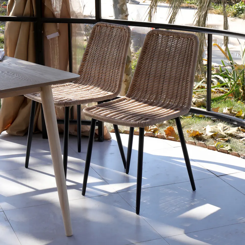 Set van 4 metalen tuinstoelen