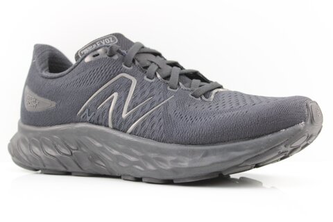 New Balance EVOZ V3