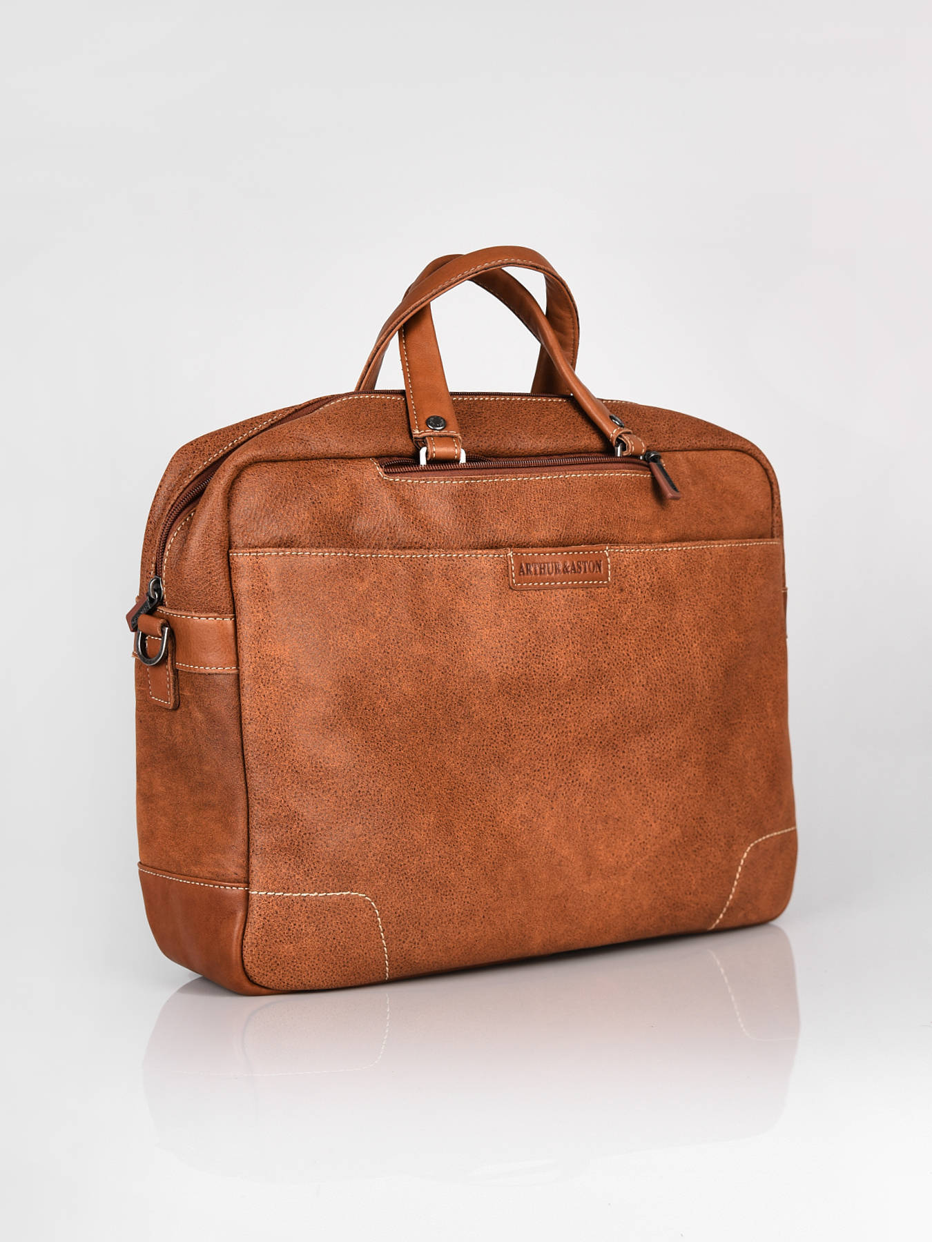 Porte documents (main) et sac  dos ARTHUR & ASTON