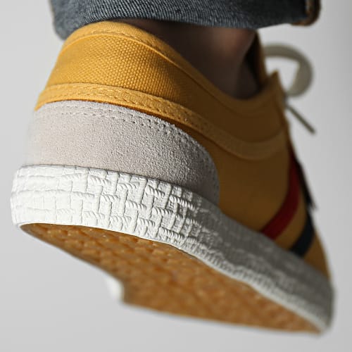 Baskets Retro Canvas K192496 Golden Road