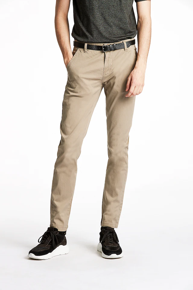 LINDBERGH Chinohose  mit Gürtel und Stretch