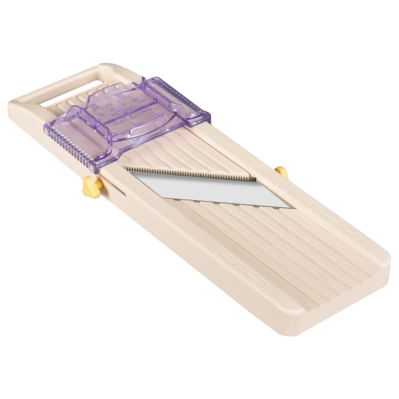 Mandoline Japonaise Benriner petit modèle + poussoir