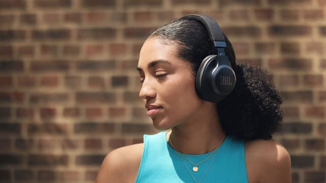 JBL Live 775NC trådløse around-ear høretelefoner (sort)