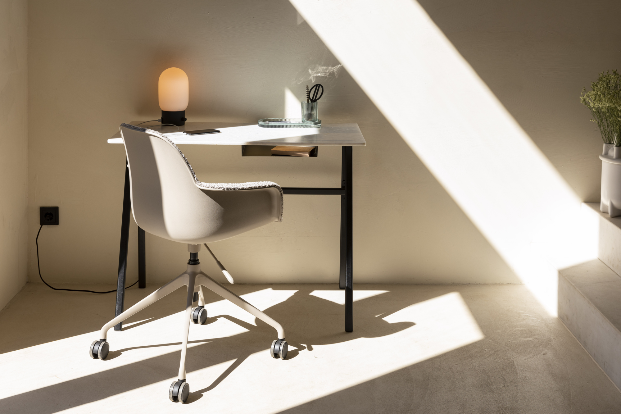 Bureaustoel Albert Kuip met armleuning taupe