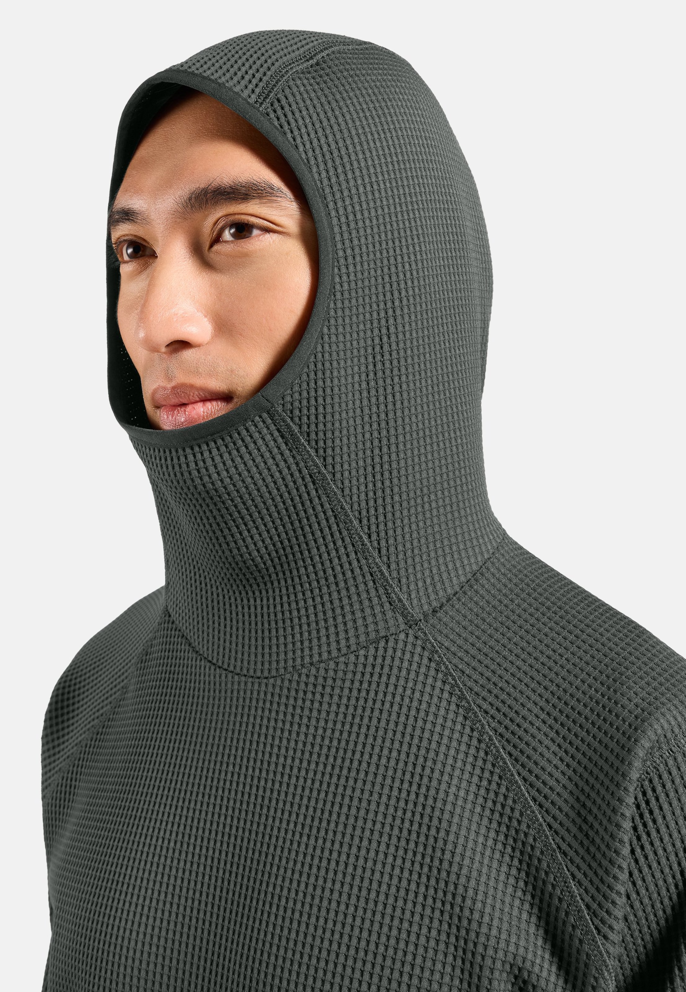Cubic Multisport Mid Layer mit Kapuze in urban chic