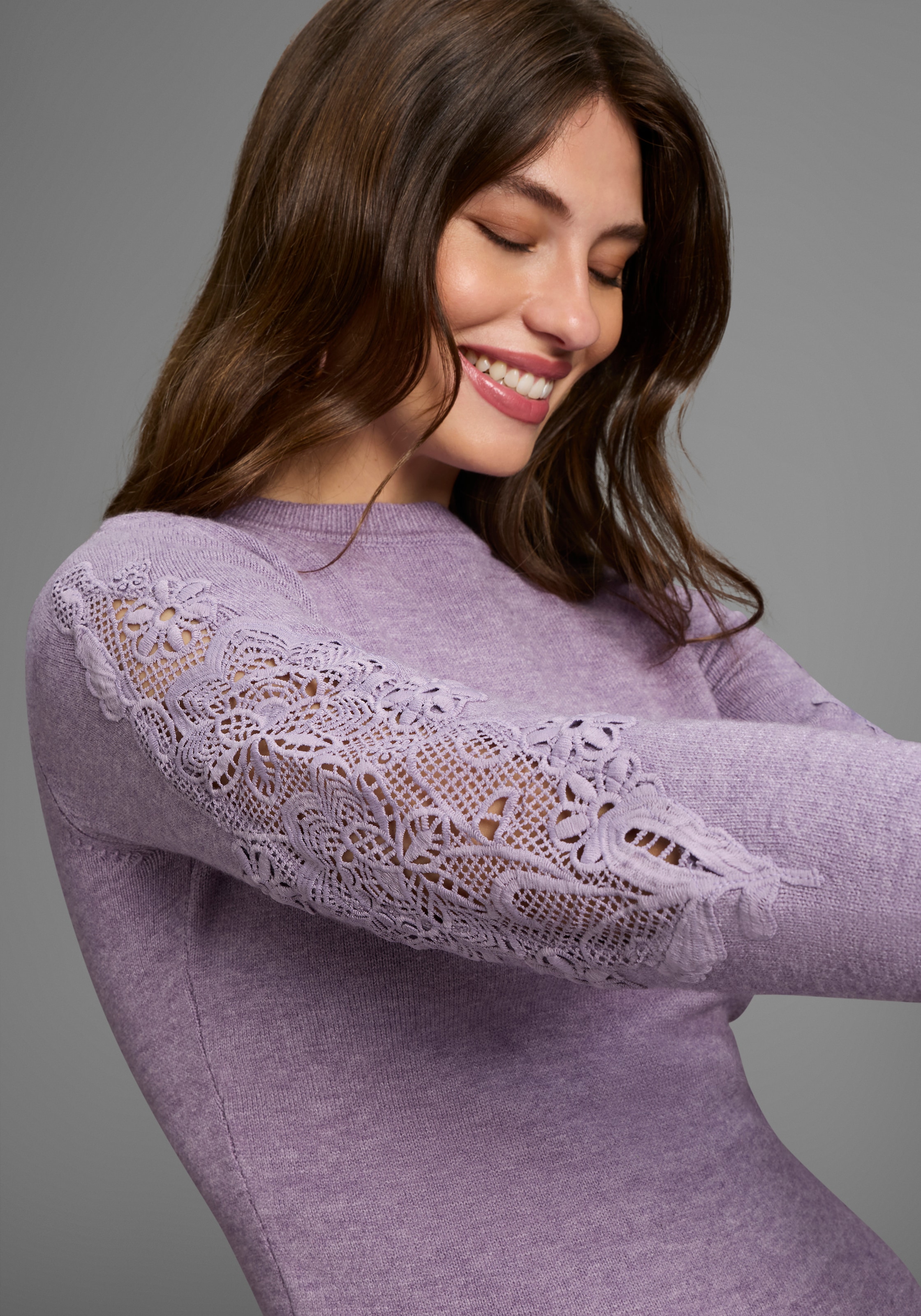 Laura Scott Strickkleid Ohne Taschen mit besonderem Spitzendetail - NEUE KOLLEKTION