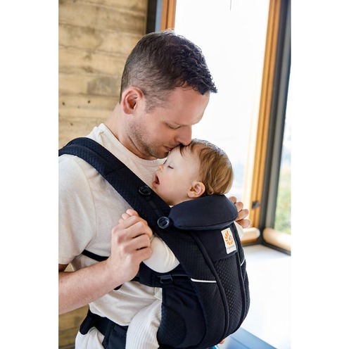 Porte bébé Omni Breeze Noir Onyx - ERGOBABY