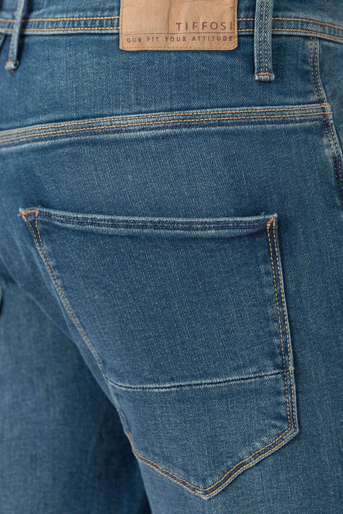 Calça jeans Tyler de corte afunilado