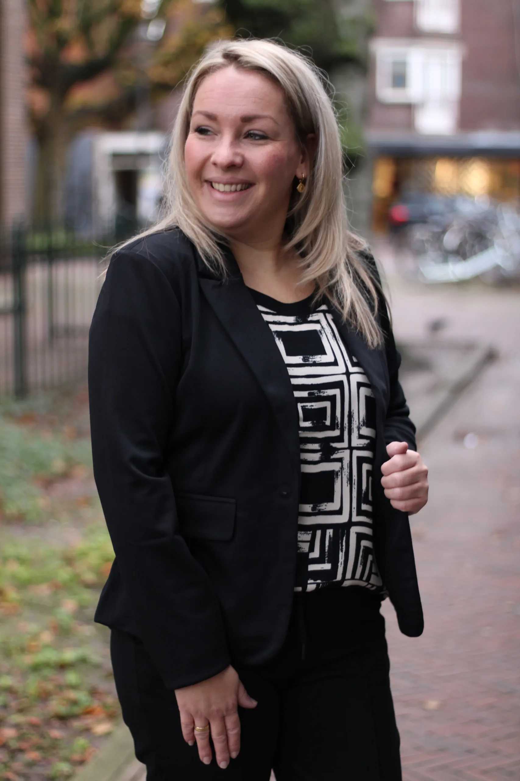 Culture - Kate Capsleeve - Black/Creme