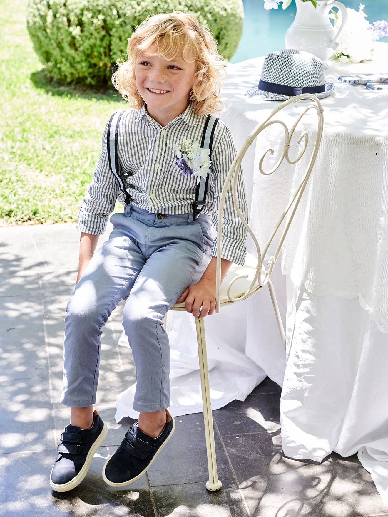 Calças chino lisas em algodão e linho bege claro para meninos, com estampas.