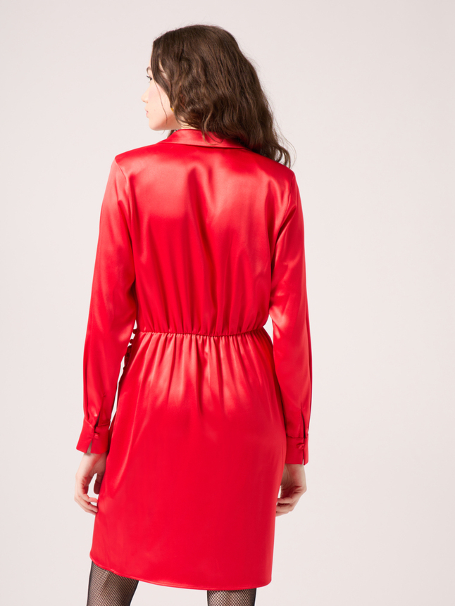Robe courte en satin
