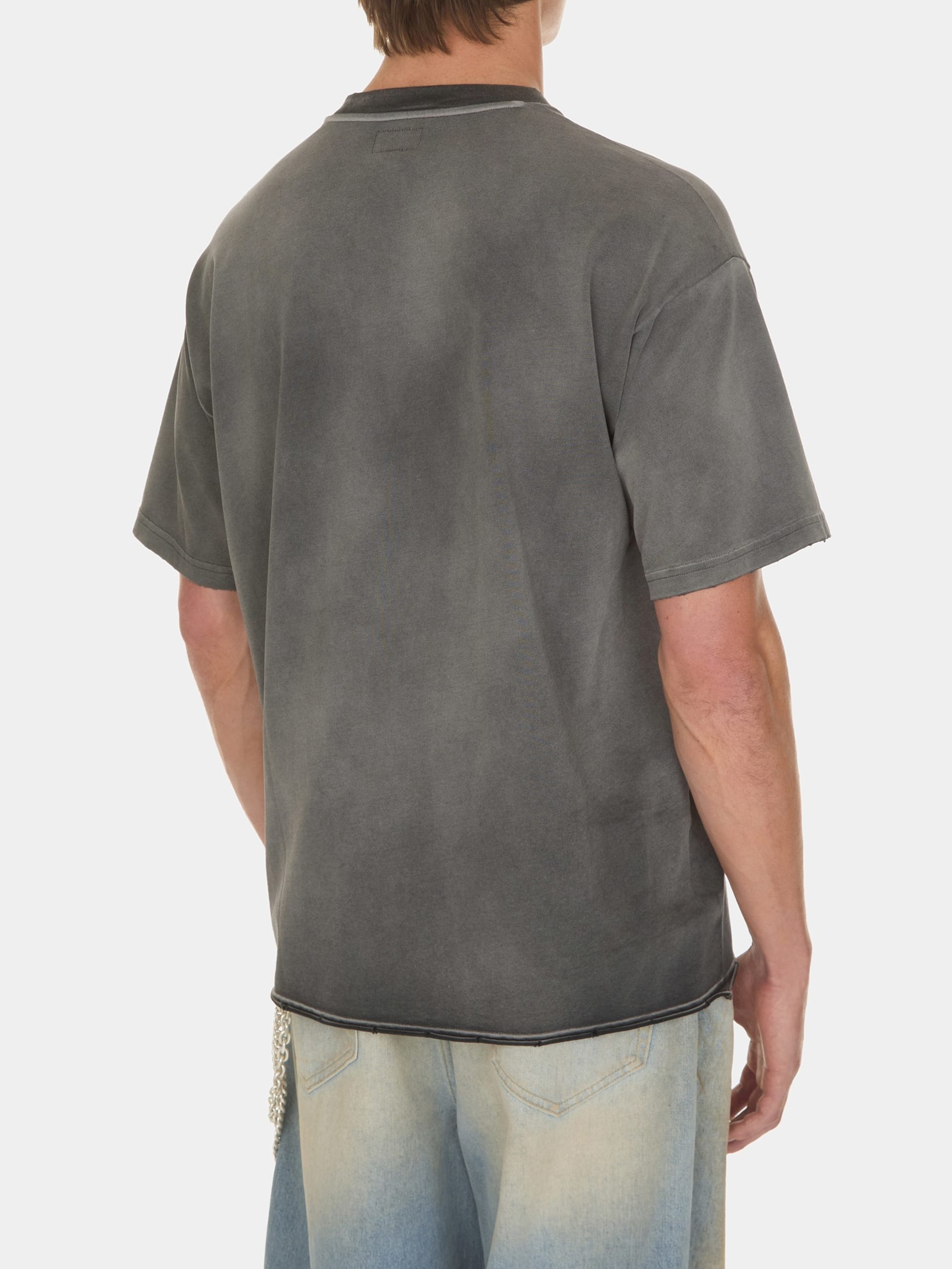 camiseta estampada desbotada