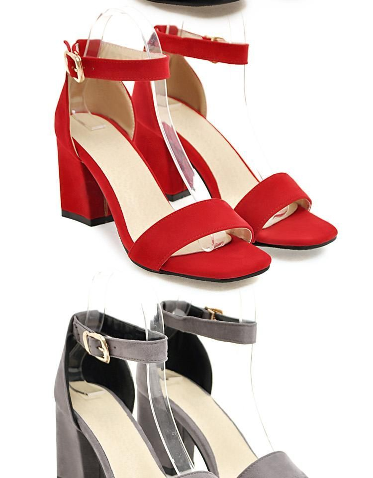 Freesia - Enkelband sandalen met blokhak