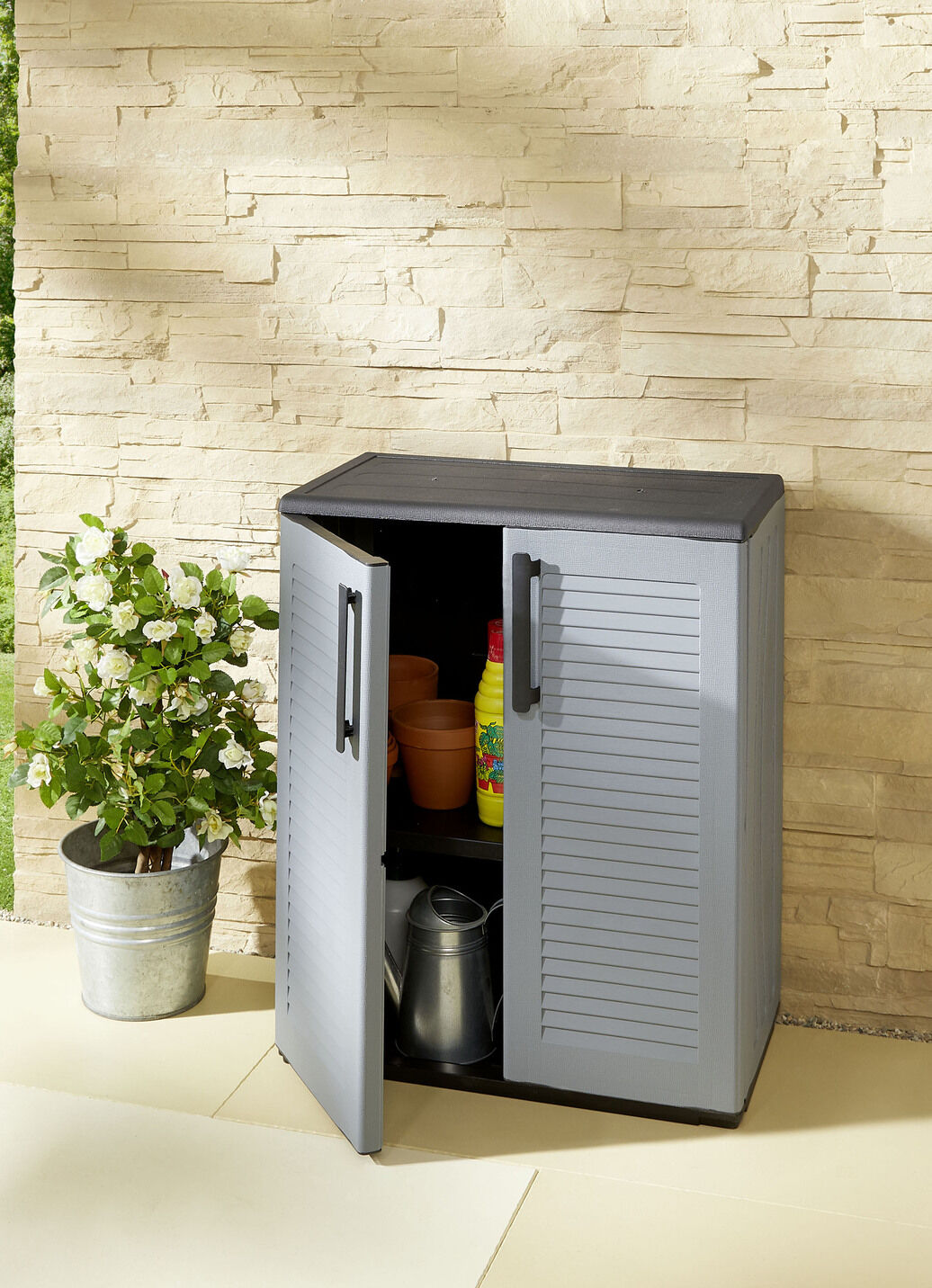 Gartenschrank in Lamellenoptik