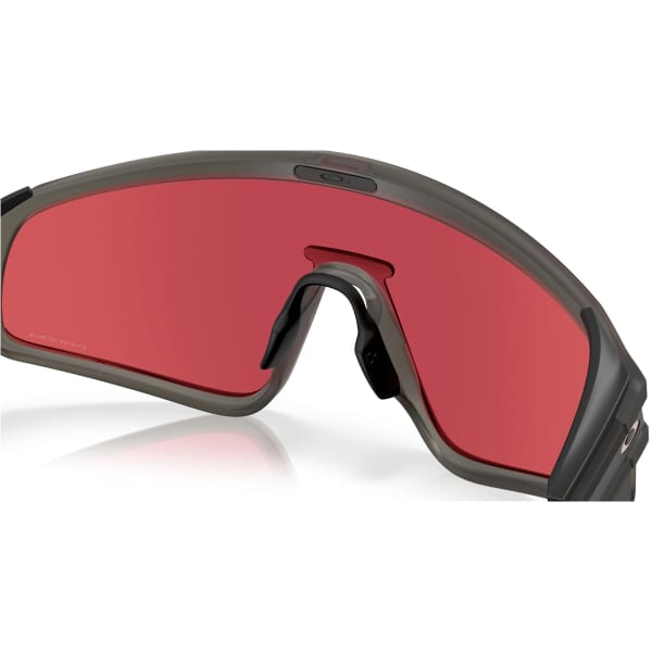 SFS272_Lunettes lifestyle OAKLEY LATCH PANEL MATTE GREY SMOKE/PRIZM SNOW SAPPHIRE