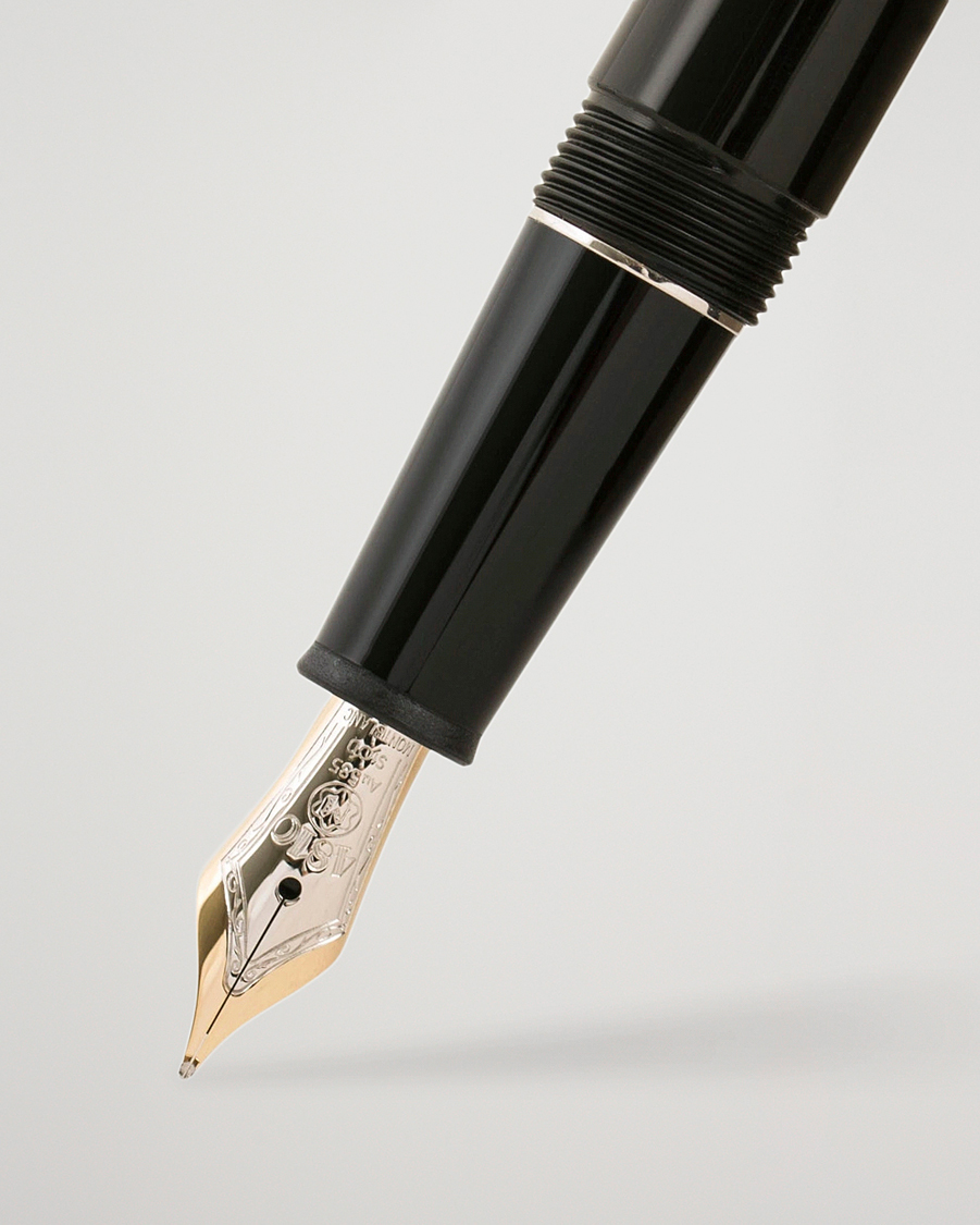 Montblanc 145 Classique Meisterstück F Fountain Pen Platinum Line