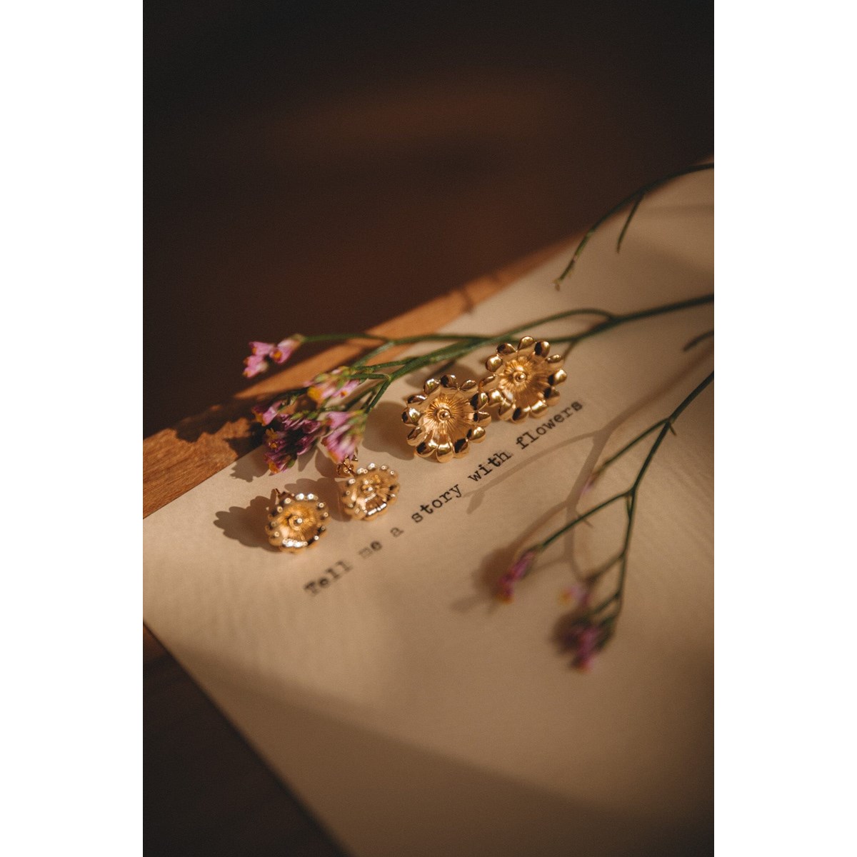 maxi boucles d'oreilles puces fleurs doré à l'or fin - THÉIA