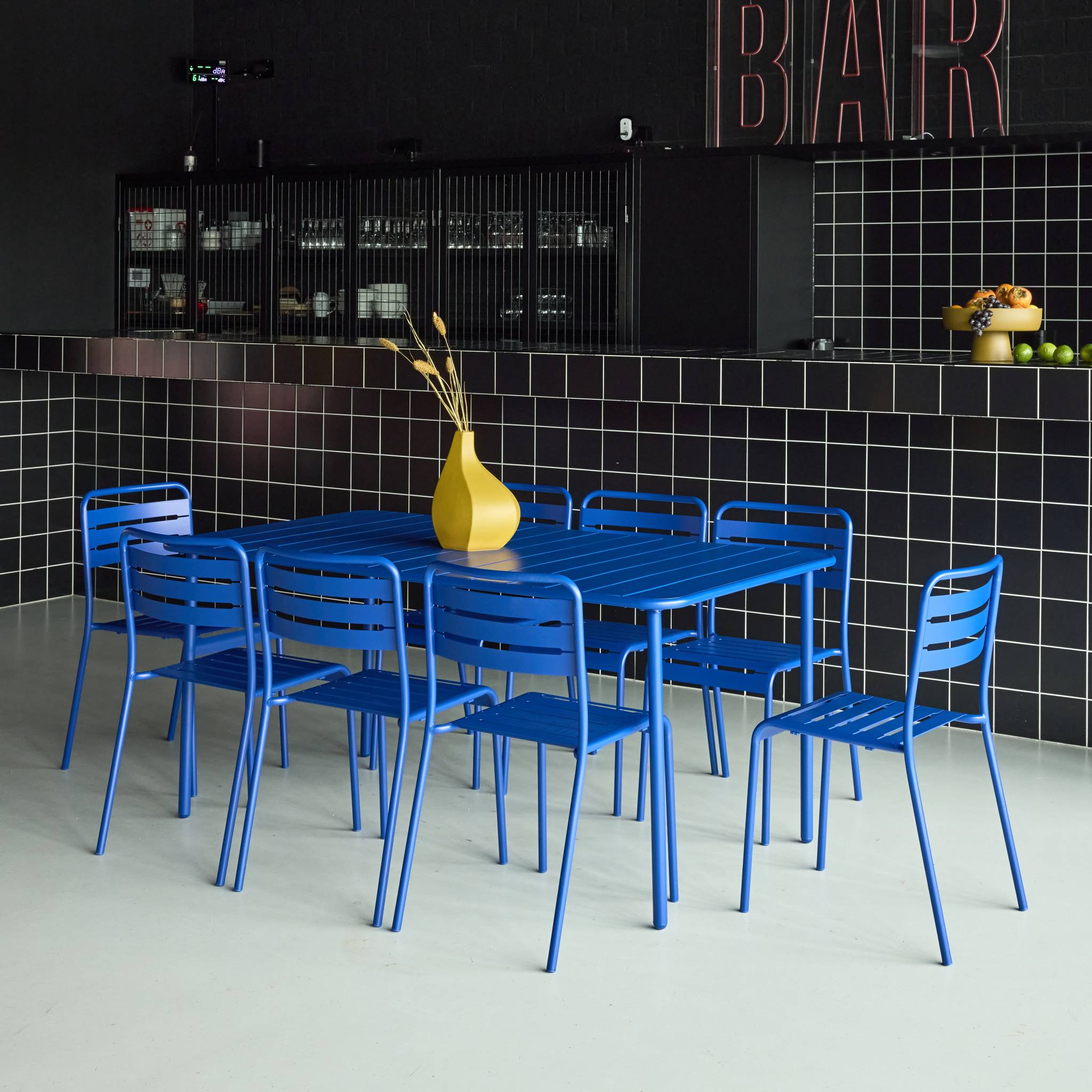 sweeek - Tuintafel met 8 stoelen metaal