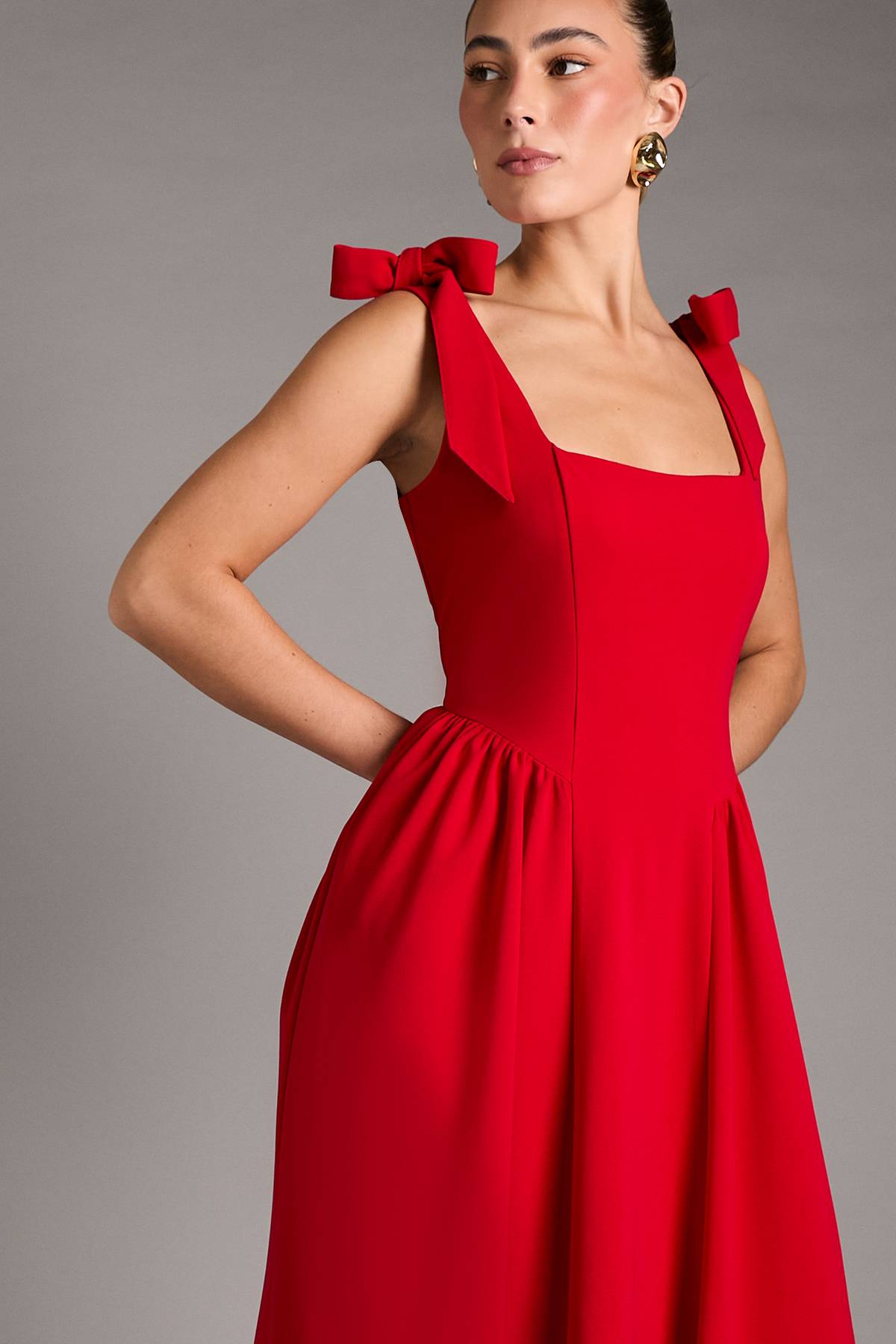 Coast Robe Midi Sans Manches En Crêpe Avec Bretelles À Détail Nœud
