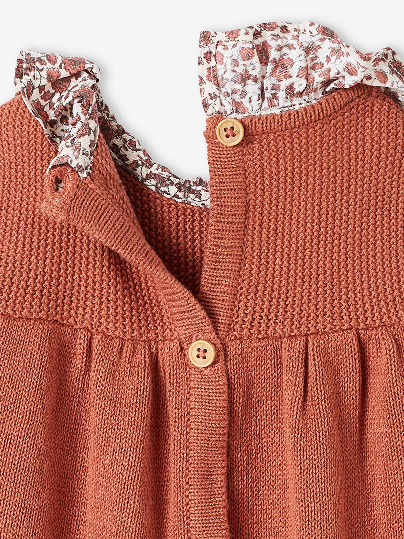 Vestido de tricô com flores no decote, modelo liso branco claro para bebê com estampas.