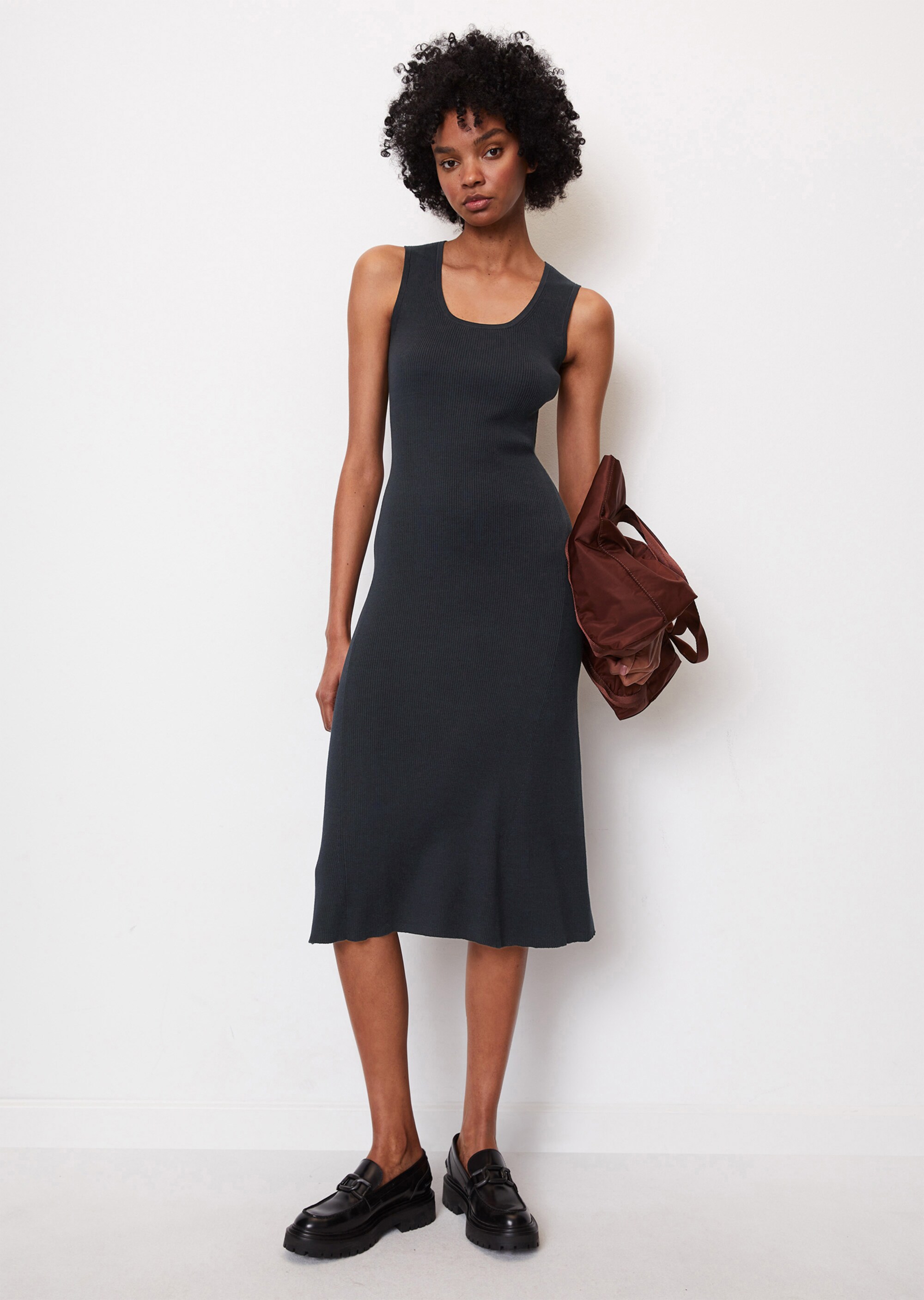 Ärmelloses Feinstrick-Kleid fitted aus Organic Cotton