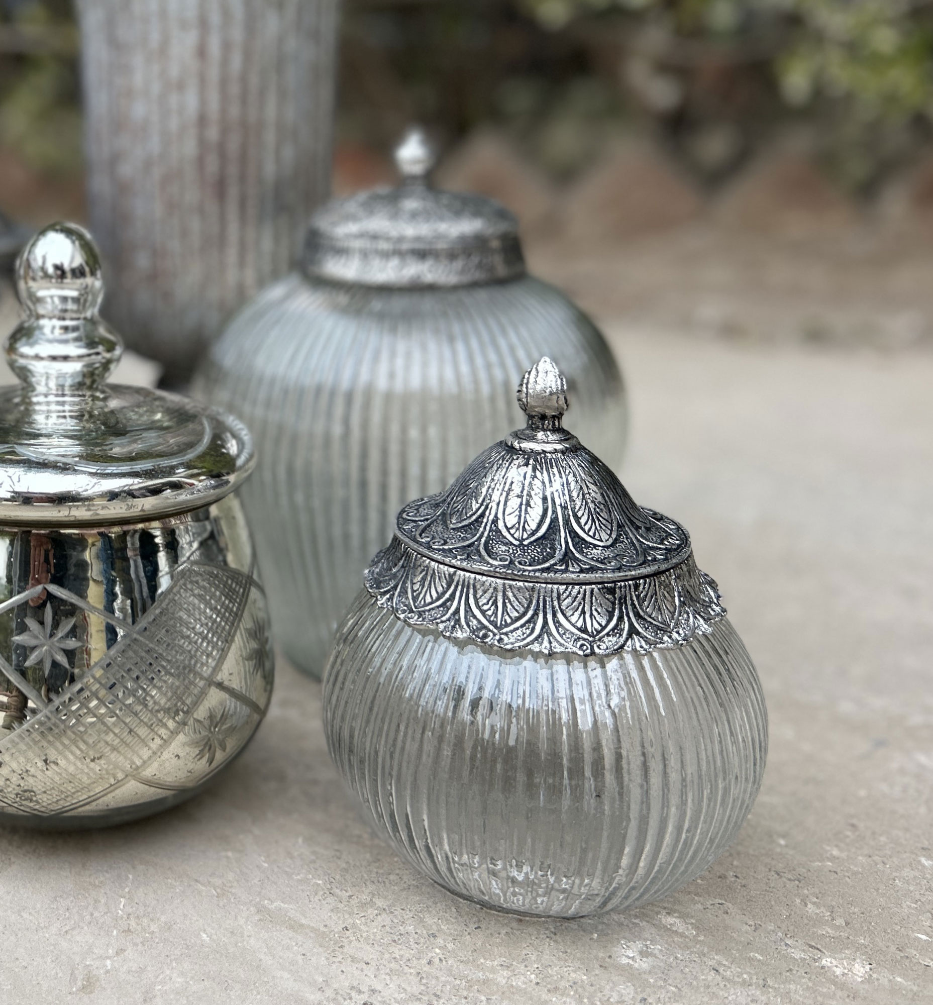 Bonbonniere rund mit Metalldeckel, silber,  Ø 13 cm, H 19 cm von fischer's lagerhaus