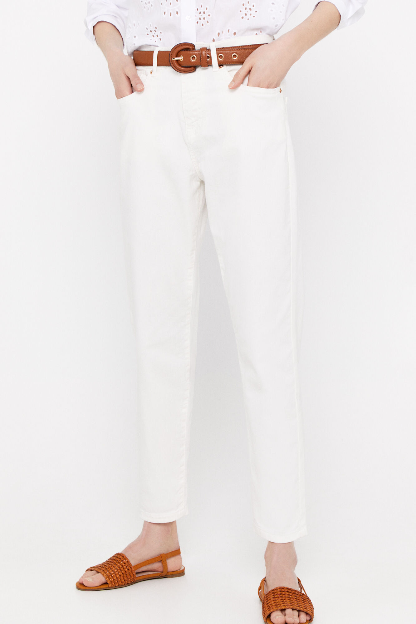 Calça estilo Mom Fit - Branca