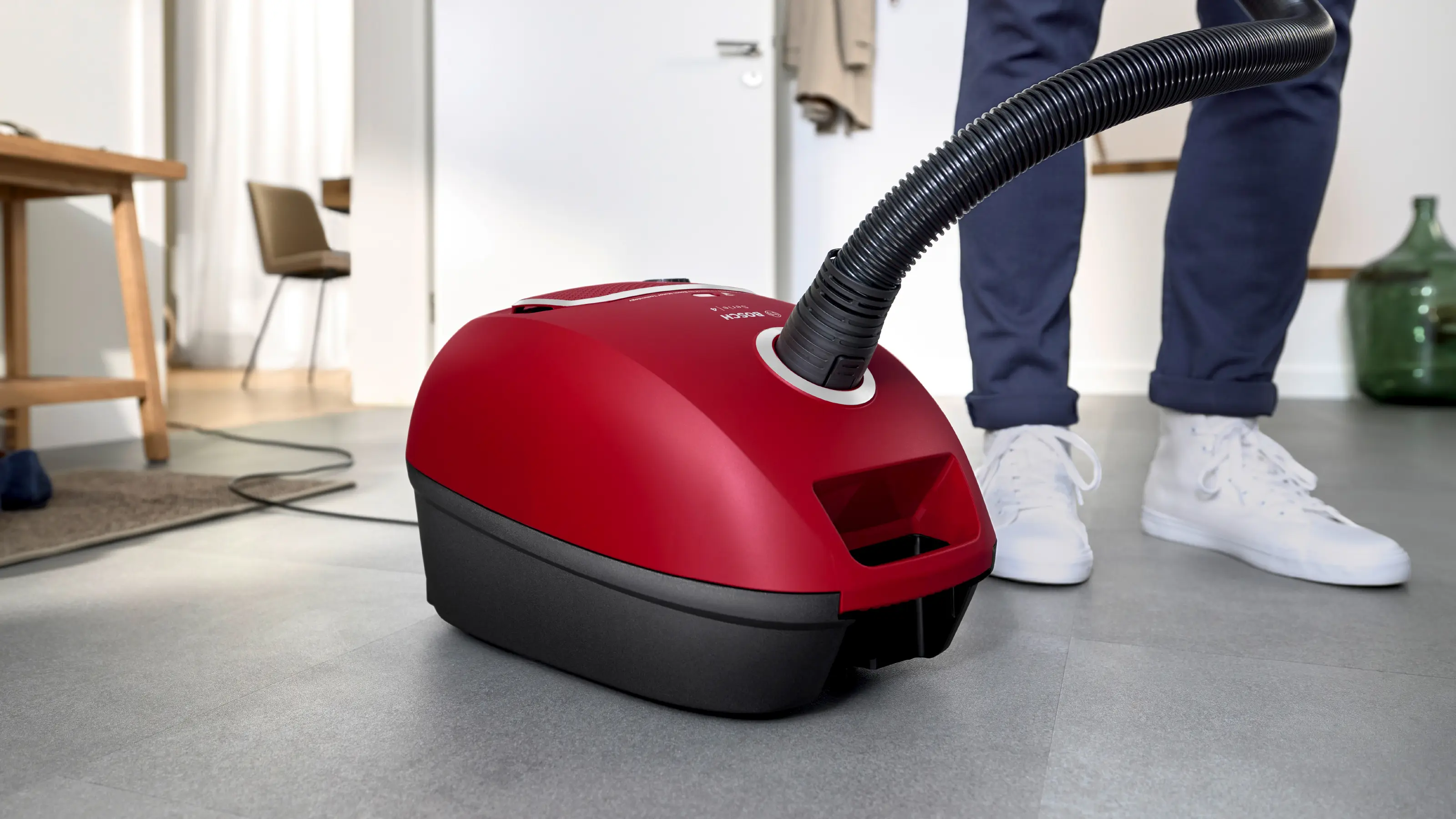 Serie 4 Stofzuiger met zak Rood