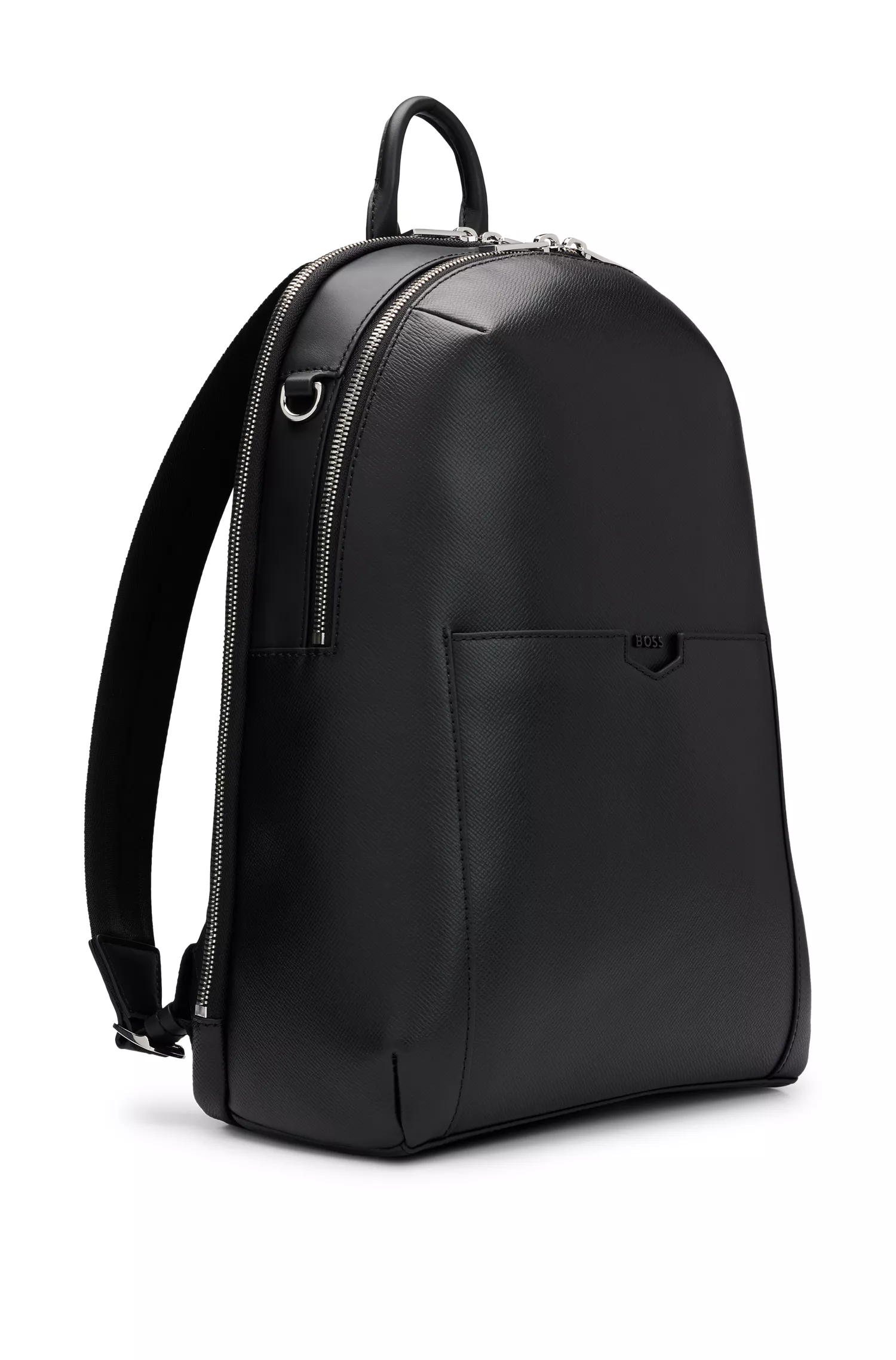 Mochila BOSS em couro preto com bolsa interna removível.