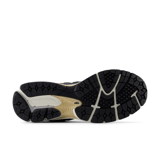 New Balance 2002R Sneakers, Black/Gold , 44
