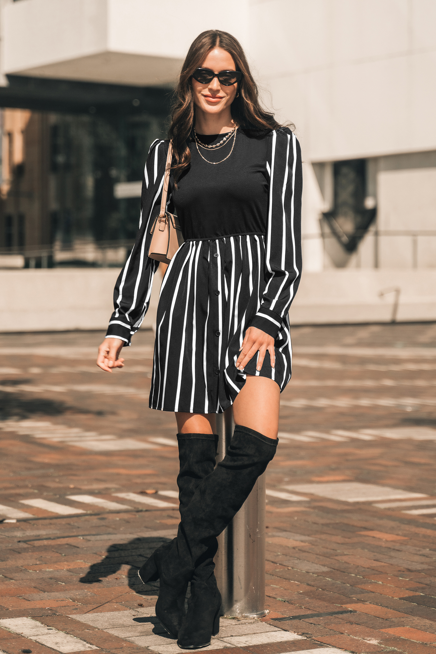 Robe mini à rayures et col rond