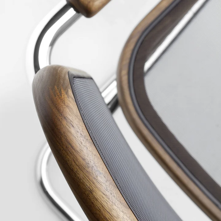 Thonet - S 64 N Armlehnstuhl, Walnuss geölt / Chrom / Netzgewebe schwarz (Pure Materials)