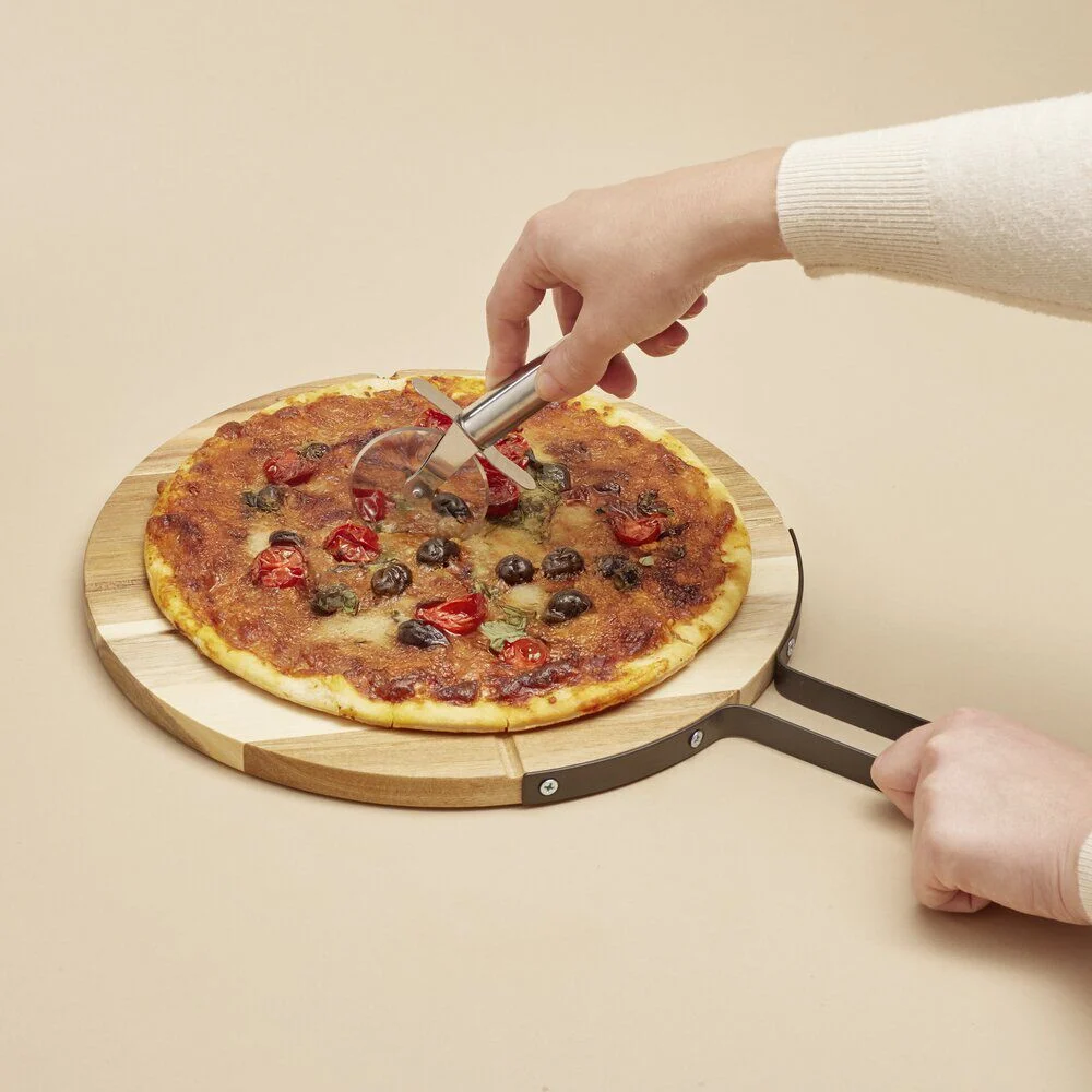 Plateau à pizza en bois avec roulette en acier