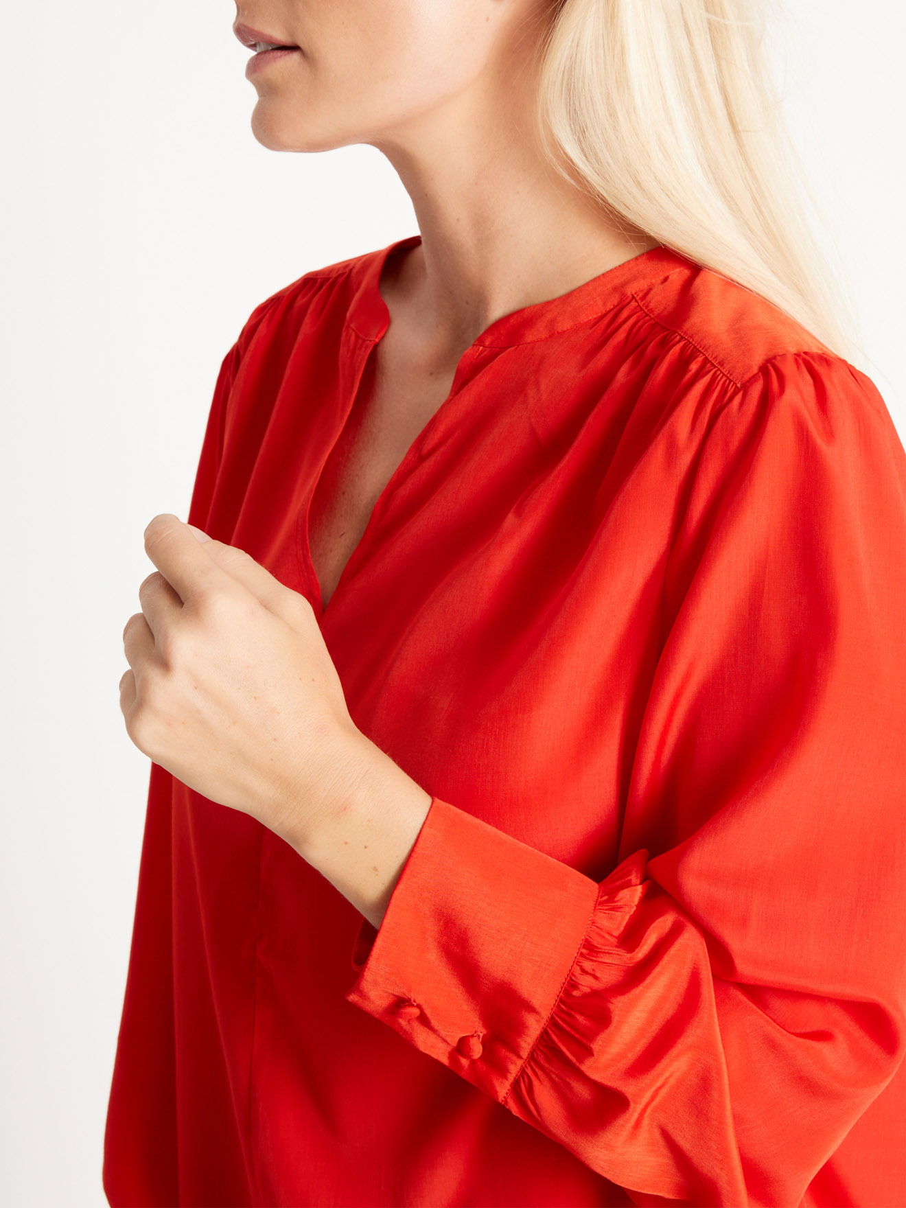 Blouse ample, manches longues