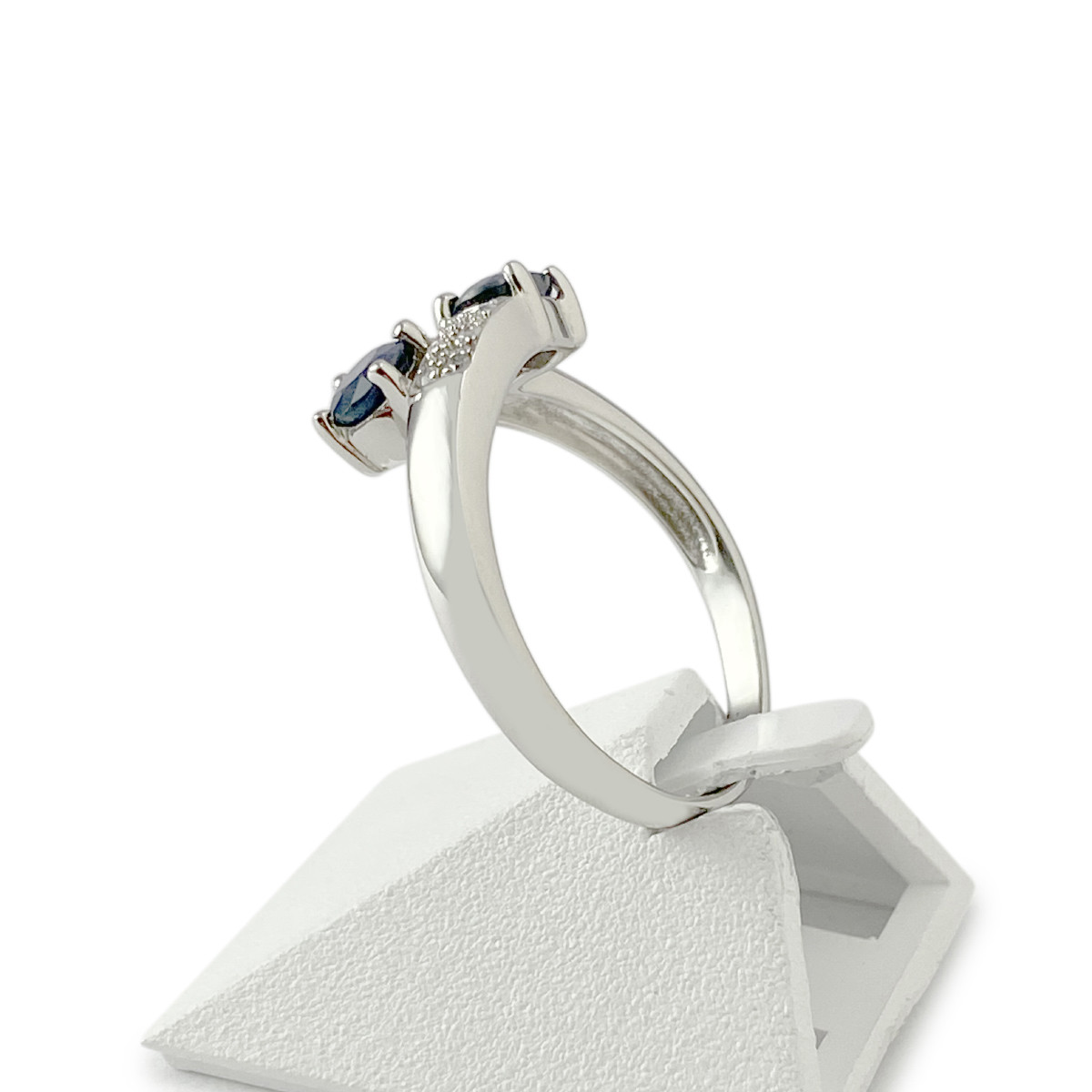 Bague d'occasion or 750 blanc diamants saphirs