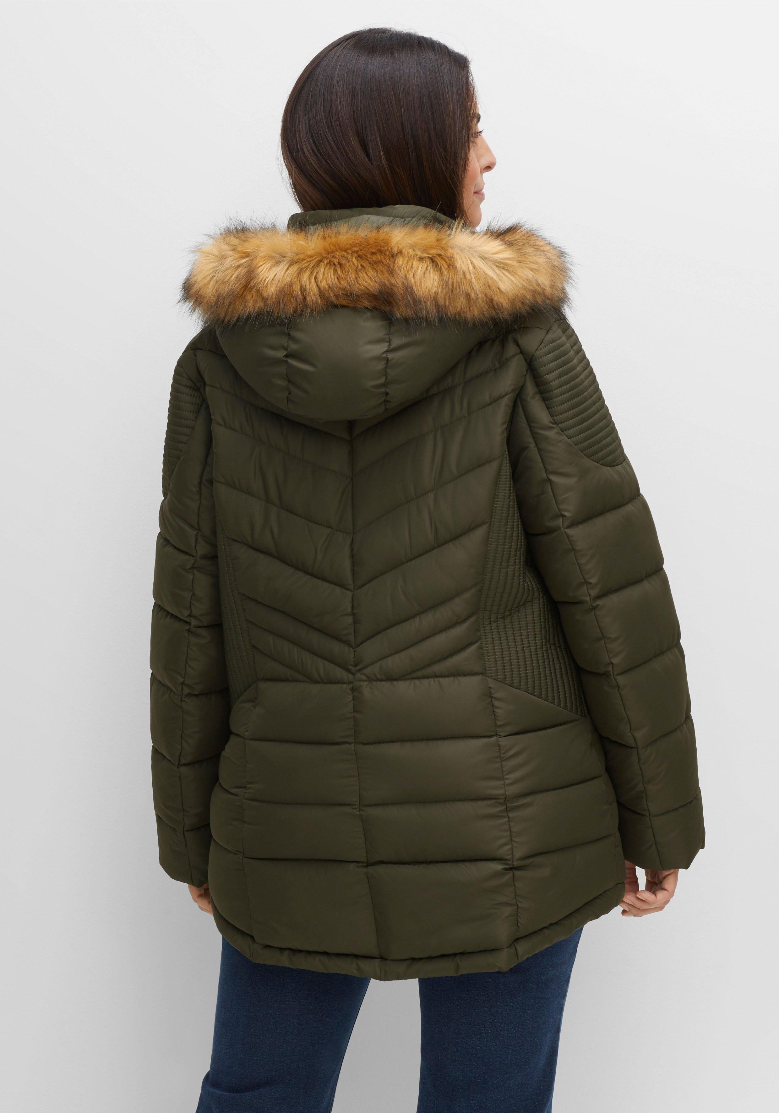 Steppjacke mit abnehmbarer Kapuze