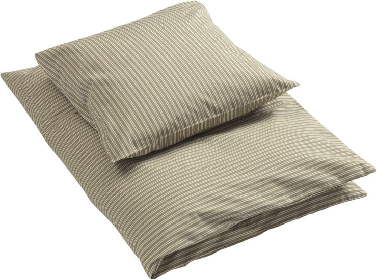 by KlipKlap Sengetøj baby Alfred stripe latte