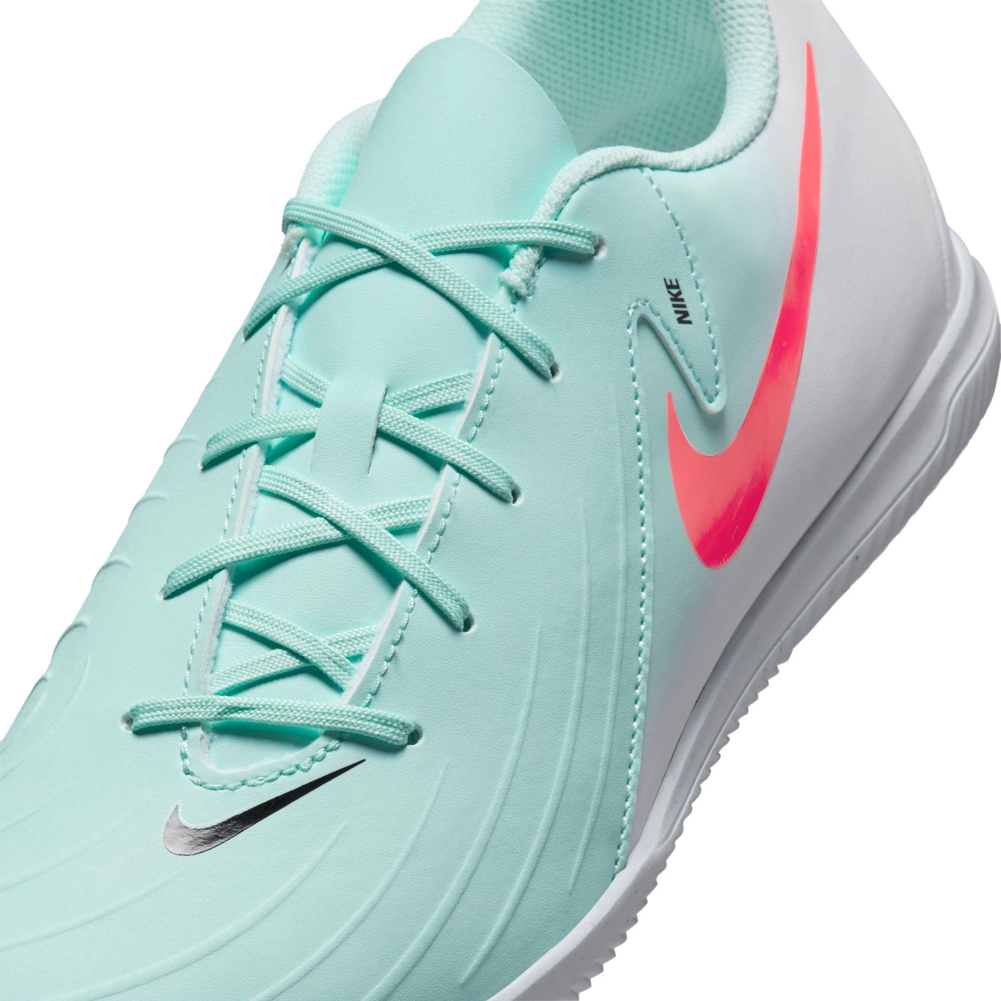 Nike Phantom GX 2 Club Indoor Court Football Boots