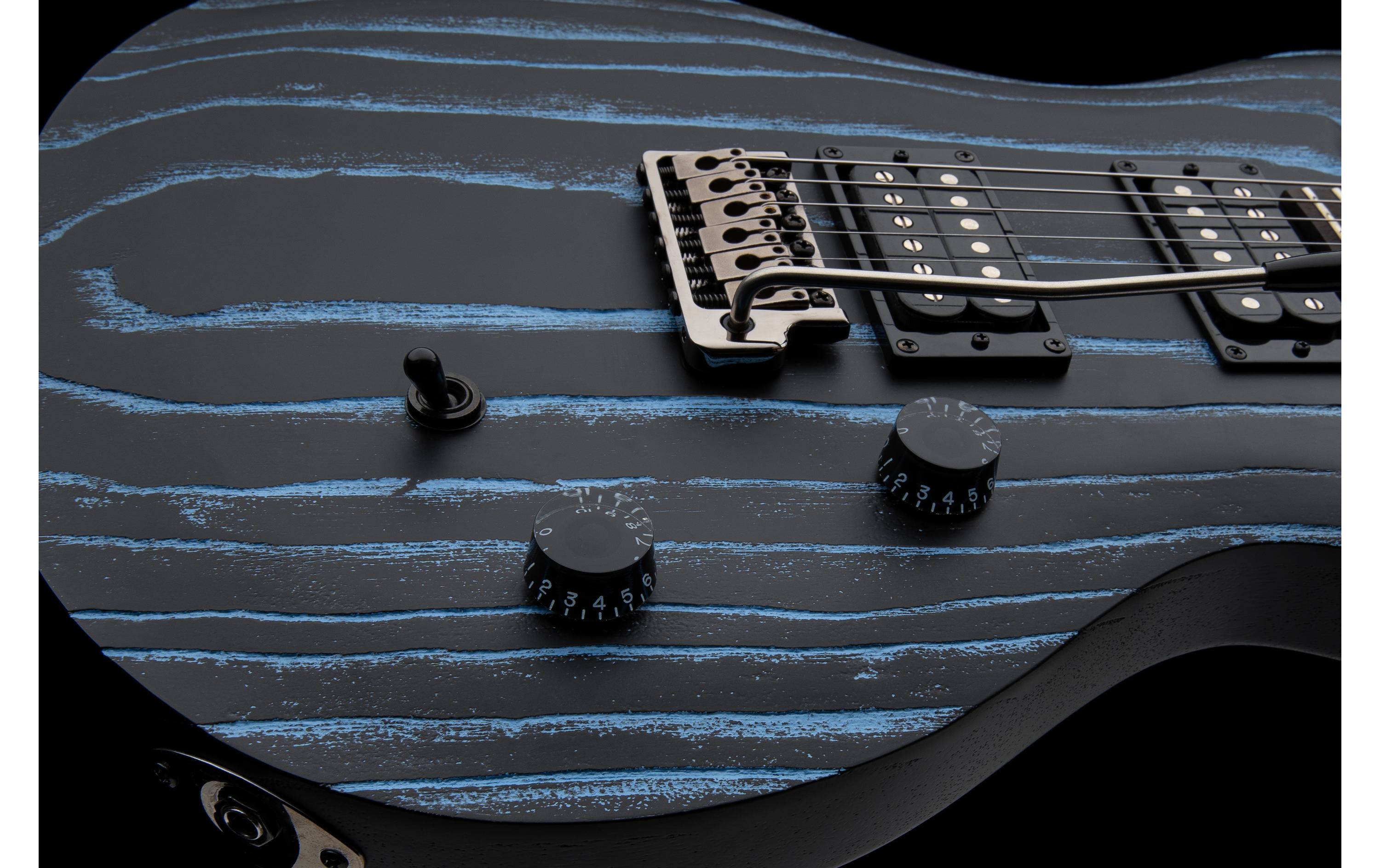 E-Gitarre SE Swamp Ash CE 24 LTD SBLUE<br>CE 24 Sandgestrahlt in limitierter Auflage