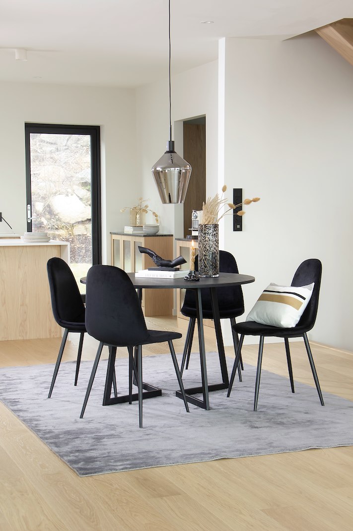 Saga spisebord Sortbeiset ask finér. Ø110 cm