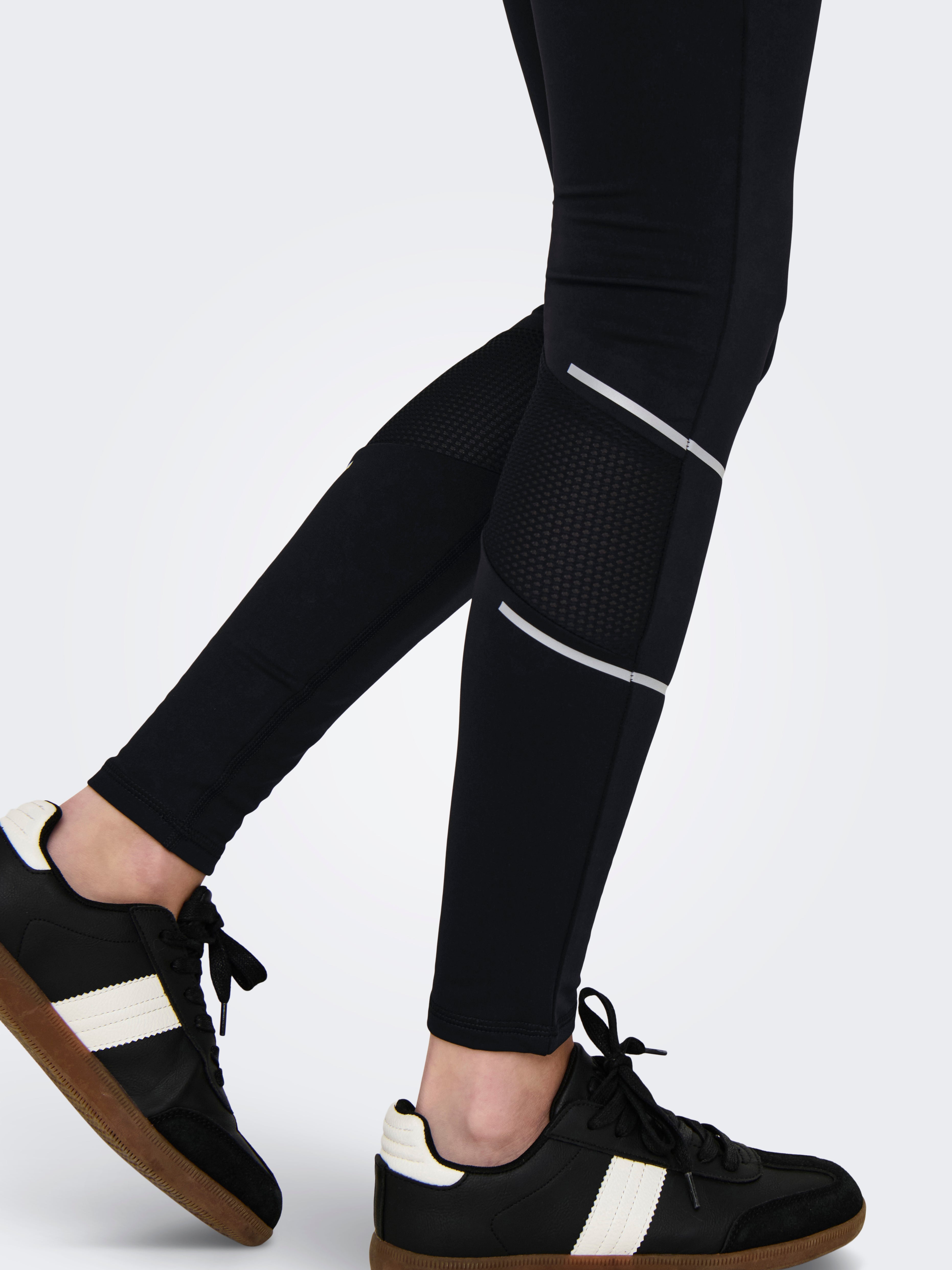 ONPRYA-2-TRACK Hohe Taille Slim Fit Sportleggings Black