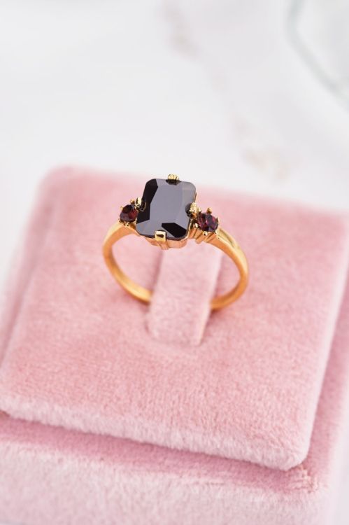Vintage statement ring zwart kristal