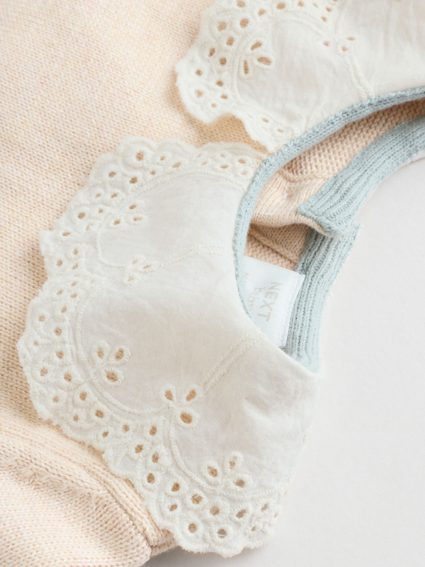 Neutrale Eend/Saliegroen met fijne print - 2 -delige babyset met gebreide trui en legging (0mnd-3jr)