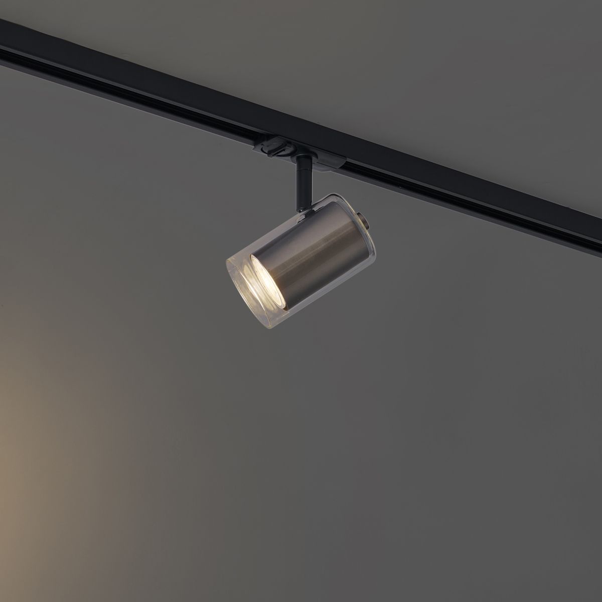 Moderne spot gunmetal met helder glas voor railsysteem 1-fase - Iconic Lloyd